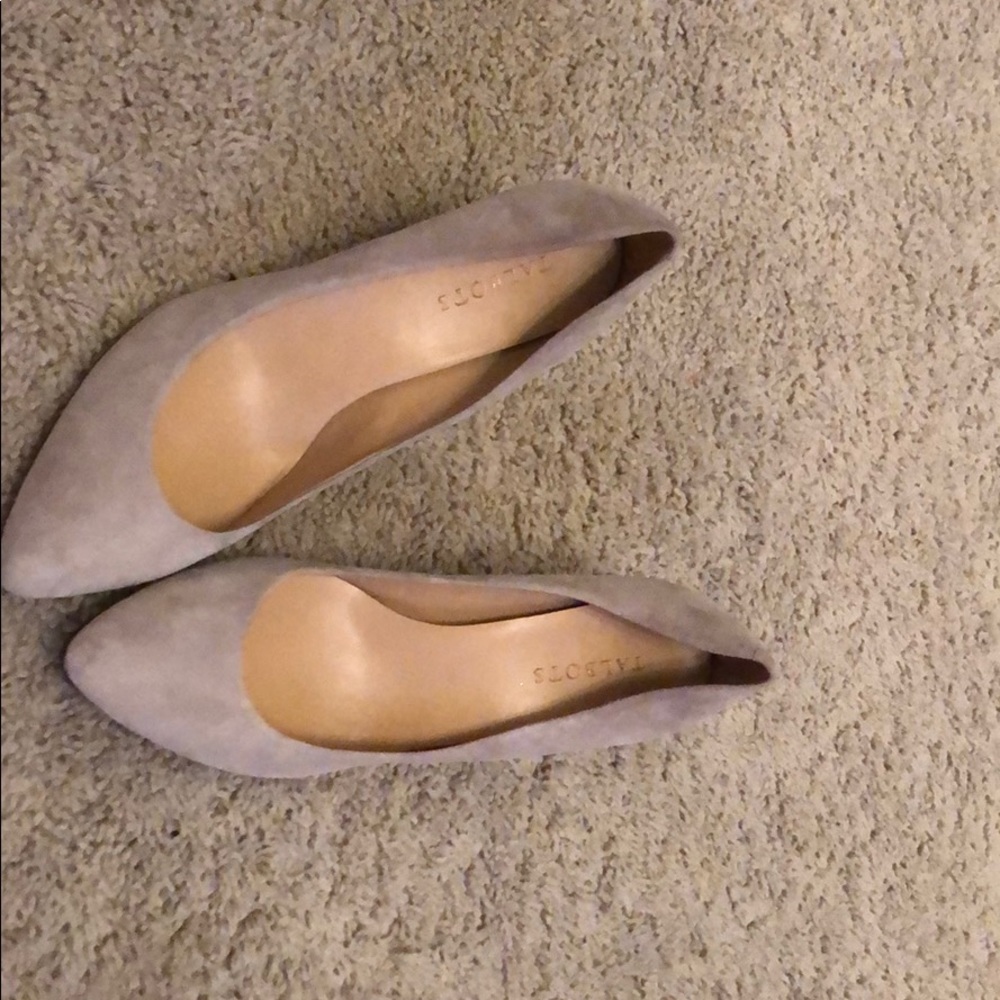 Talbots heel shoe. Size 10/M. Barely used
